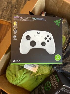 Razer Wolverine V3 Pro White Edition Xbox/PC Controller